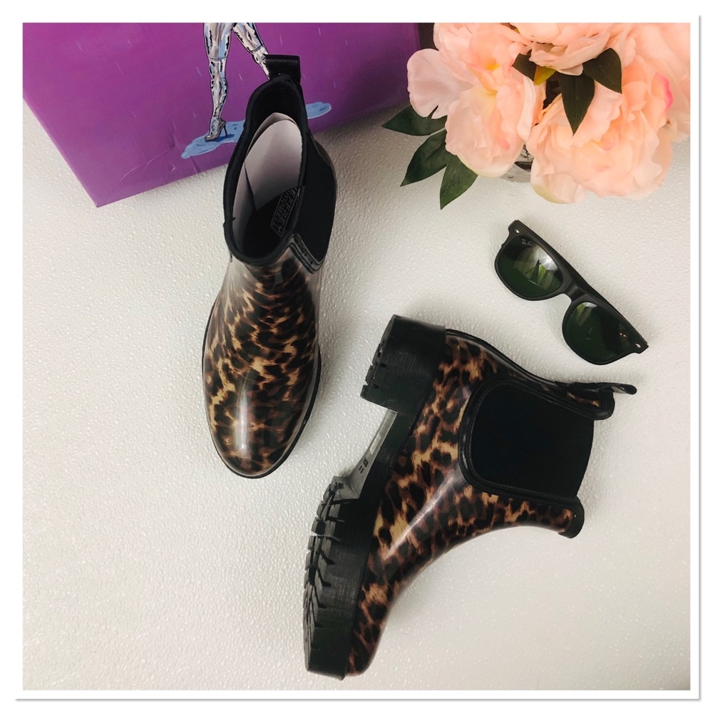 Jeffrey Campbell Cloudy Chelsea Rain Boot animal - Picture 3 of 8
